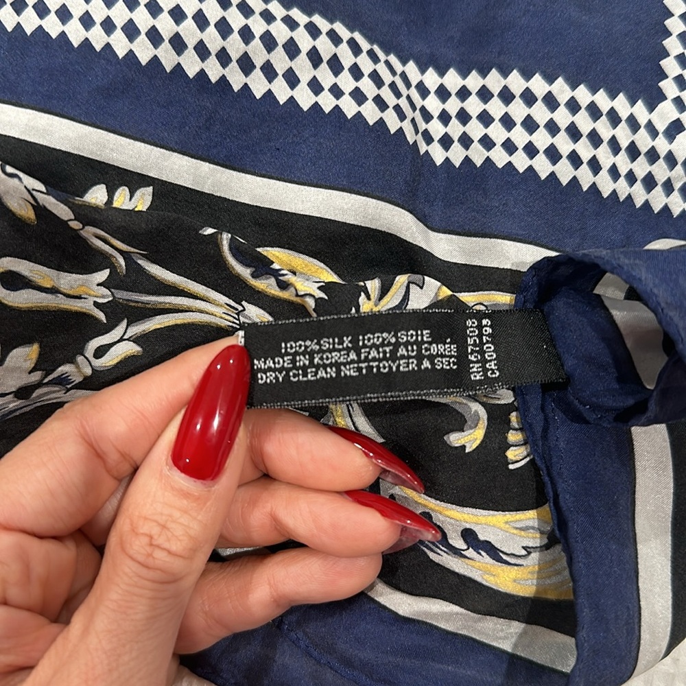 Ellen Tracy silk scarf - Picture 4 of 6